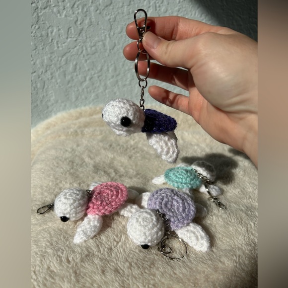 Handmade crochet baby sea turtle keychain hand crochet amigurumi sea turtle - Picture 3 of 7